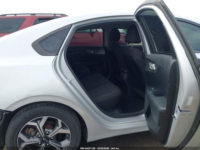 3KPF24AD3KE115344 KIA Forte Lxs