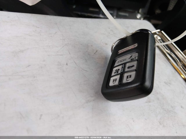 JHMZC5F11JC009462 Honda CLARITY PLUG-IN HYBRID