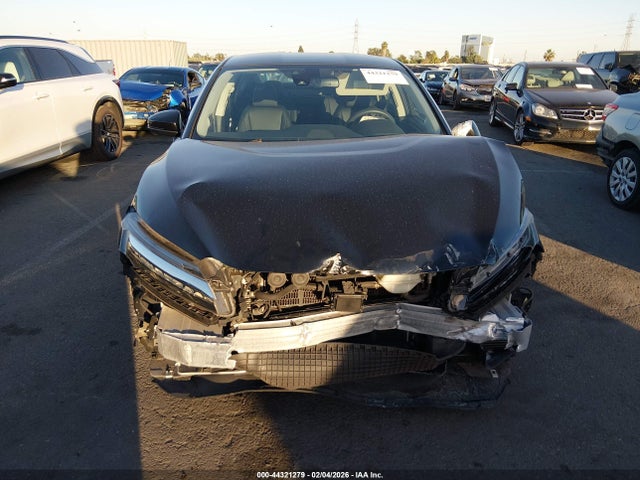 JHMZC5F11JC009462 Honda CLARITY PLUG-IN HYBRID