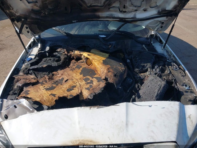 2016 JAGUAR XJ SAJWJ1CD0G8V92072 Photo 9