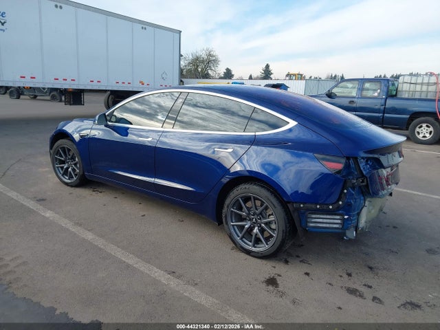 2018 TESLA MODEL 3 5YJ3E1EAXJF014576 Photo 2