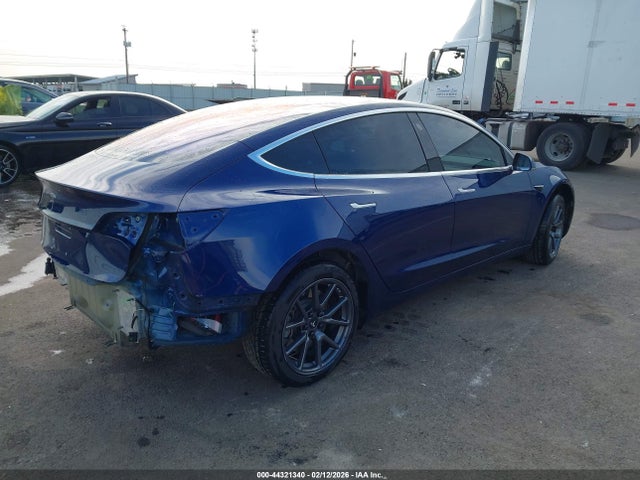 2018 TESLA MODEL 3 5YJ3E1EAXJF014576 Photo 3