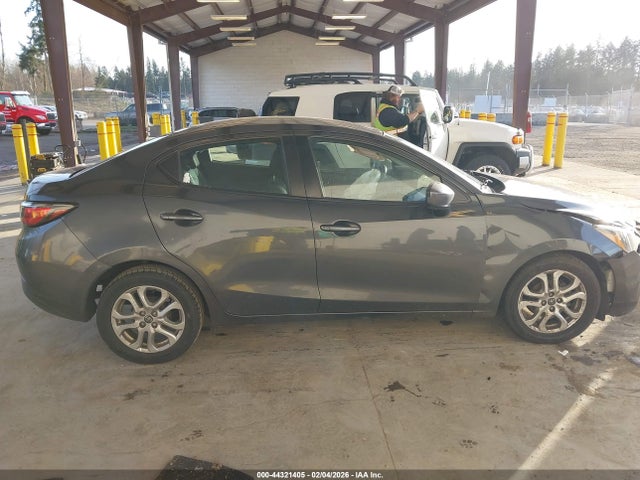 3MYDLBYVXHY183088 Toyota YARIS IA