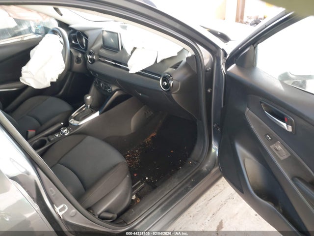 3MYDLBYVXHY183088 Toyota YARIS IA