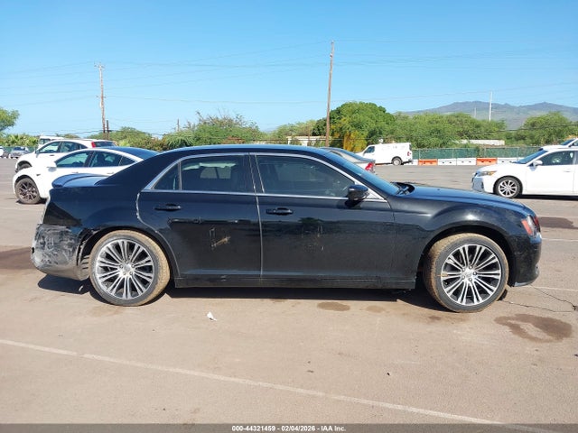 2013 Chrysler 300 მანქანა იყიდება აუქციონზე, vin: 2C3CCABT3DH662078, აუქციონის ნომერი: 44321459