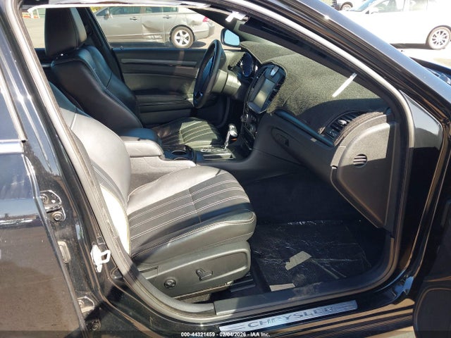 2013 CHRYSLER 300 2C3CCABT3DH662078 Photo 4