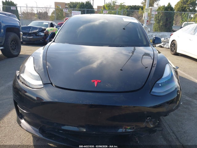 Продажа на аукционе авто 2022 Tesla Model 3 Performance Dual Motor All-wheel Drive, vin: 5YJ3E1EC5NF275556, номер лота: 44321535