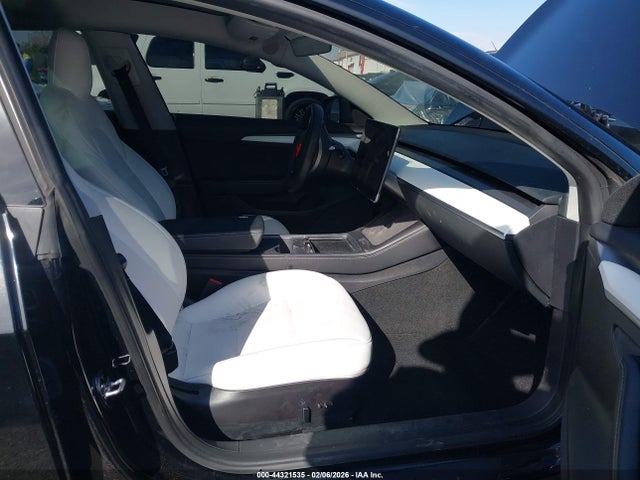 Продажа на аукционе авто 2022 Tesla Model 3 Performance Dual Motor All-wheel Drive, vin: 5YJ3E1EC5NF275556, номер лота: 44321535