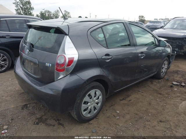 JTDKDTB31E1567552 Toyota Prius C One