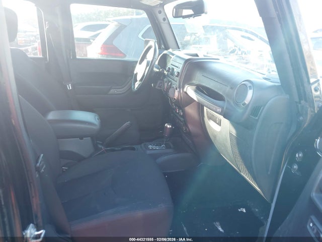 2015 JEEP WRANGLER UNLIMITED 1C4BJWDG6FL771389 Photo 4