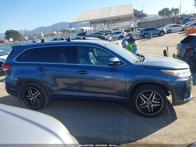Toyota Highlander Xle 2017 5TDJZRFH2HS403546 Image 13