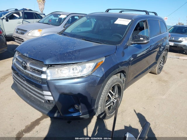 Toyota Highlander Xle 2017 5TDJZRFH2HS403546 Image 2