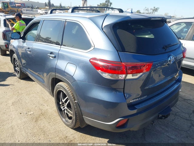Toyota Highlander Xle 2017 5TDJZRFH2HS403546 Image 3