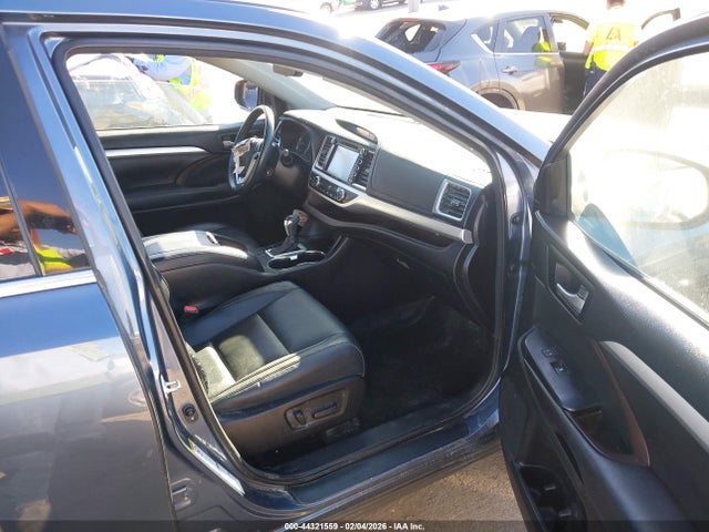 Toyota Highlander Xle 2017 5TDJZRFH2HS403546 Image 5