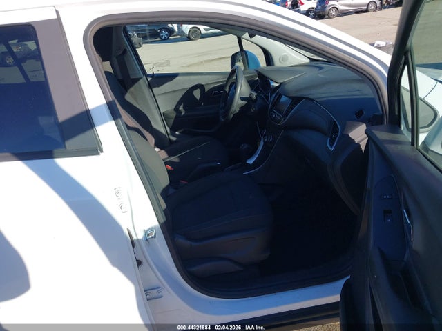 2021 CHEVROLET TRAX KL7CJKSB3MB337080 Photo 4