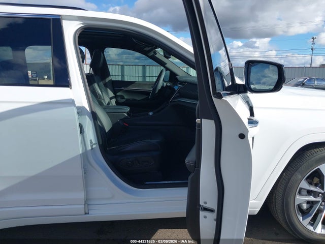 1C4RJHDG1P8741411 Jeep Grand Cherokee Overland 4x4
