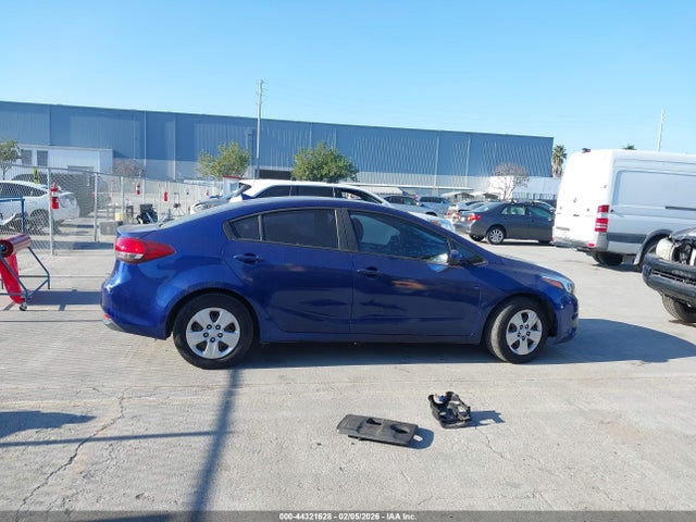 Aukcja sprzedaży 2017 Kia Forte Lx, vin: 3KPFK4A76HE142654, numer aukcji: 44321628