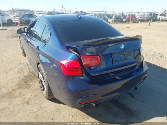 BMW 340i 2018 WBA8B3G52JNV00758 Image 3