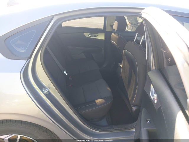 3KPF24AD4NE497310 KIA Forte Lxs