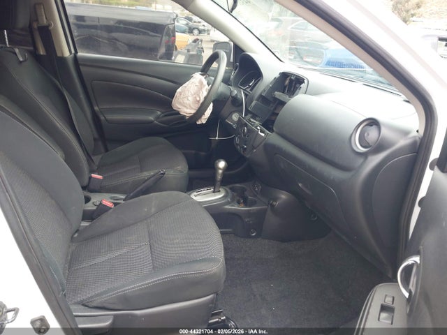3N1CN7APXJL807426 Nissan Versa 1.6 Sv