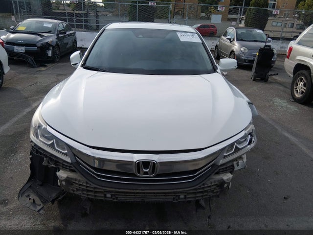 44321707 :رقم المزاد ، 1HGCR3F01GA015463 vin ، 2016 Honda Accord Ex-l V-6 مزاد بيع