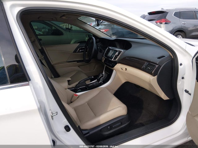 44321707 :رقم المزاد ، 1HGCR3F01GA015463 vin ، 2016 Honda Accord Ex-l V-6 مزاد بيع