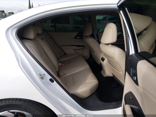 44321707 :رقم المزاد ، 1HGCR3F01GA015463 vin ، 2016 Honda Accord Ex-l V-6 مزاد بيع