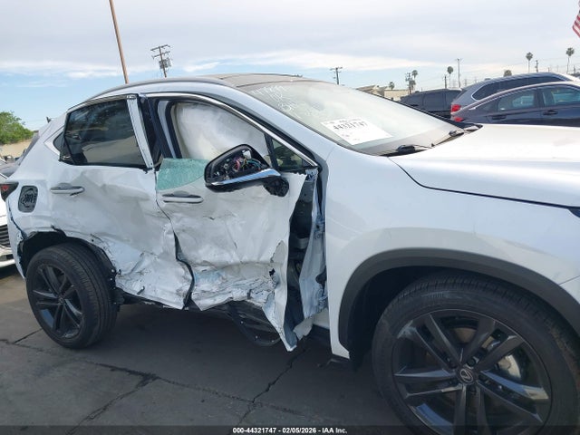 JTJHKCFZ8T2077533 Lexus Nx 450h+ Luxury