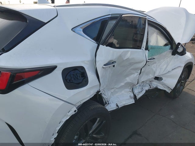 JTJHKCFZ8T2077533 Lexus Nx 450h+ Luxury