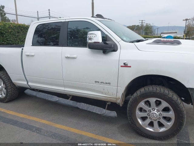 3C63R3EL5RG247327 RAM 3500 Laramie 4x4 6&#039;4 Box