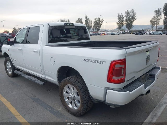 3C63R3EL5RG247327 RAM 3500 Laramie 4x4 6&#039;4 Box