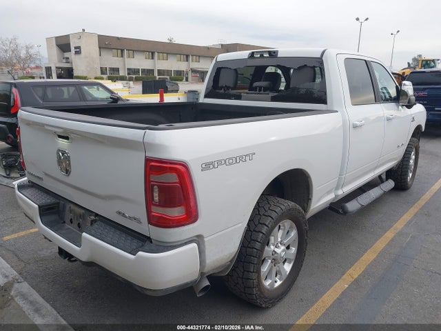 3C63R3EL5RG247327 RAM 3500 Laramie 4x4 6&#039;4 Box