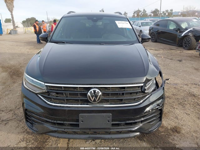 3VVCB7AX6RM108498 Volkswagen Tiguan 2.0t Se R-line Black