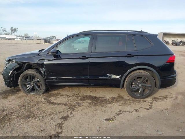 3VVCB7AX6RM108498 Volkswagen Tiguan 2.0t Se R-line Black