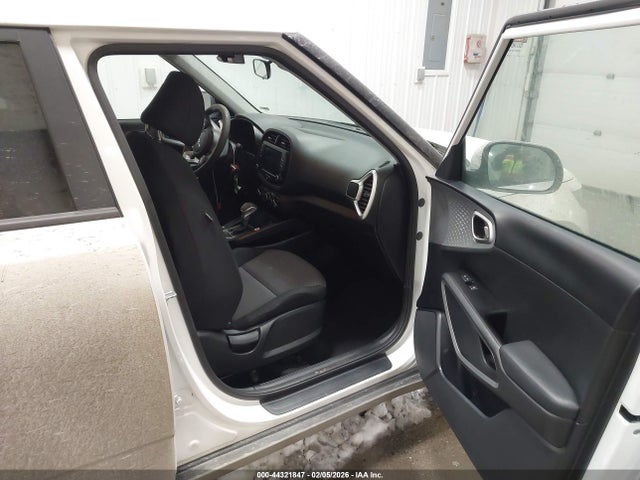 KNDJ23AU8R7238829 KIA SOUL LX