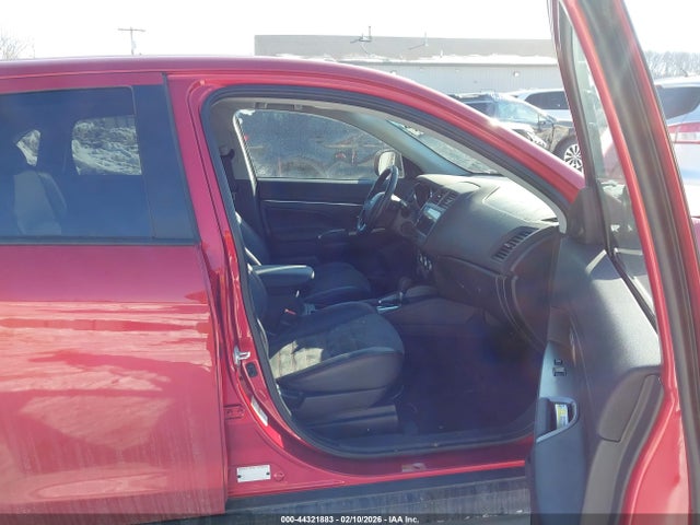 2018 MITSUBISHI OUTLANDER SPORT JA4AR3AW0JU017206 Photo 4