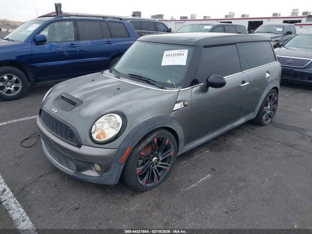 2010 MINI COOPER S CLUBMAN WMWMM3C5XATP93805 Photo 1