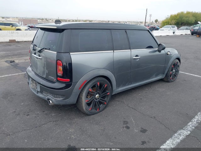 2010 MINI COOPER S CLUBMAN WMWMM3C5XATP93805 Photo 3