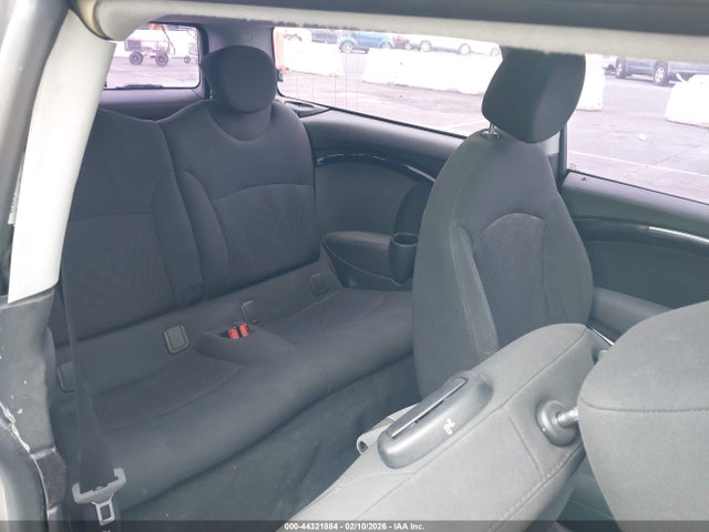 2010 MINI COOPER S CLUBMAN WMWMM3C5XATP93805 Photo 7