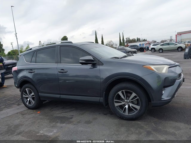 Toyota Rav4 Xle 2017 JTMWFREV7HD102739 Image 14