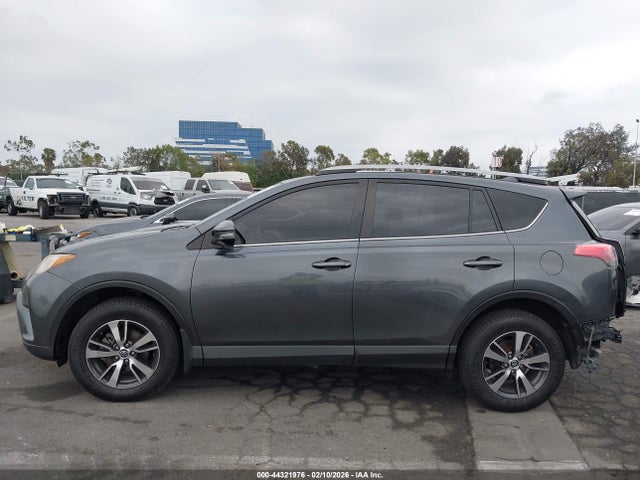 Toyota Rav4 Xle 2017 JTMWFREV7HD102739 Image 15