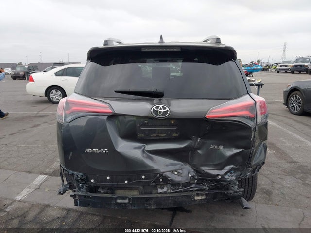 Toyota Rav4 Xle 2017 JTMWFREV7HD102739 Image 17