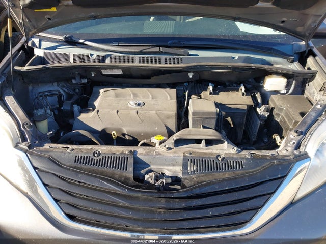 5TDKK3DC8ES483198 Toyota Sienna Le V6 8 Passenger