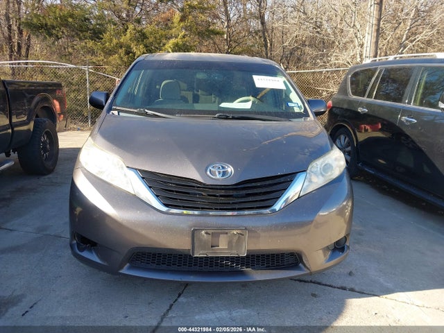 5TDKK3DC8ES483198 Toyota Sienna Le V6 8 Passenger