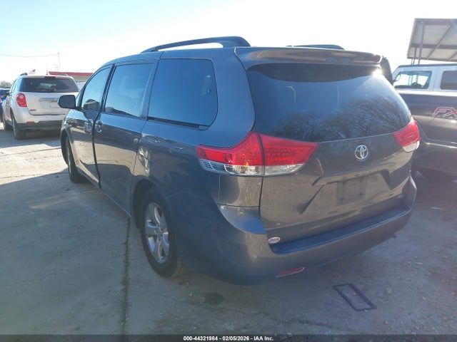 5TDKK3DC8ES483198 Toyota Sienna Le V6 8 Passenger