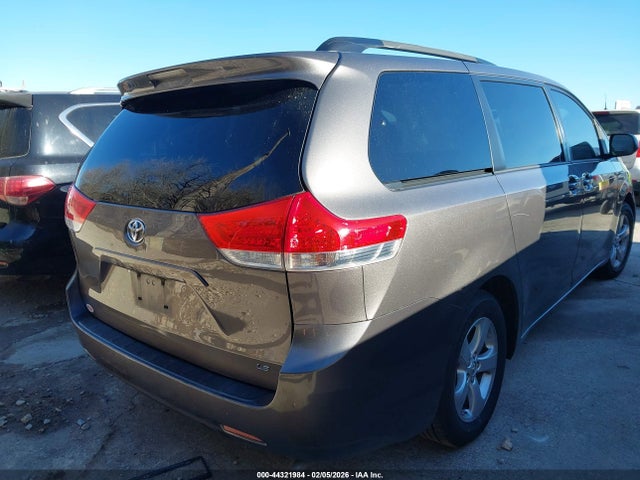 5TDKK3DC8ES483198 Toyota Sienna Le V6 8 Passenger