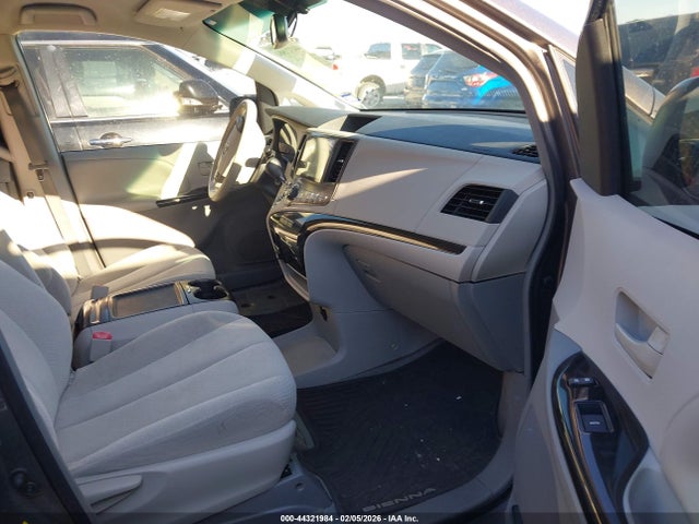 5TDKK3DC8ES483198 Toyota Sienna Le V6 8 Passenger