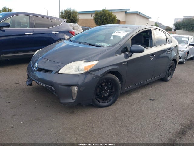 Toyota Prius Two 2015 JTDKN3DU0F1895825 Image 2