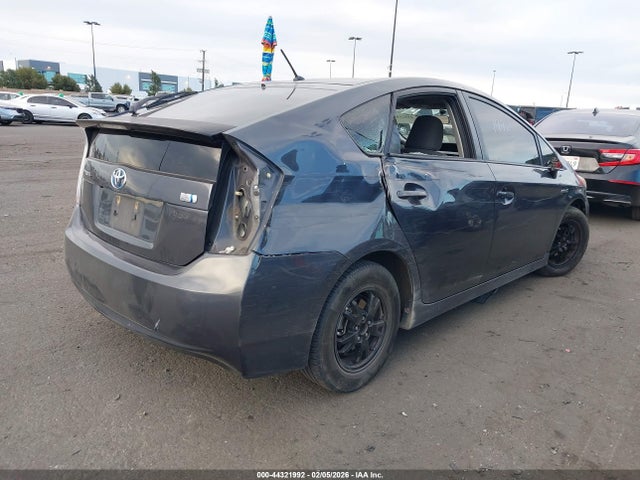 Toyota Prius Two 2015 JTDKN3DU0F1895825 Image 4