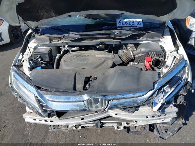 5FNRL6H9XJB041632 Honda Odyssey Elite